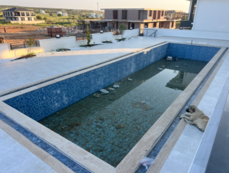 Didim Hisar Mh Zu Verkaufen In Der Nähe Des Meeres 2 1 Möblierte Neue Wohnung Mit Aussenküche Pool