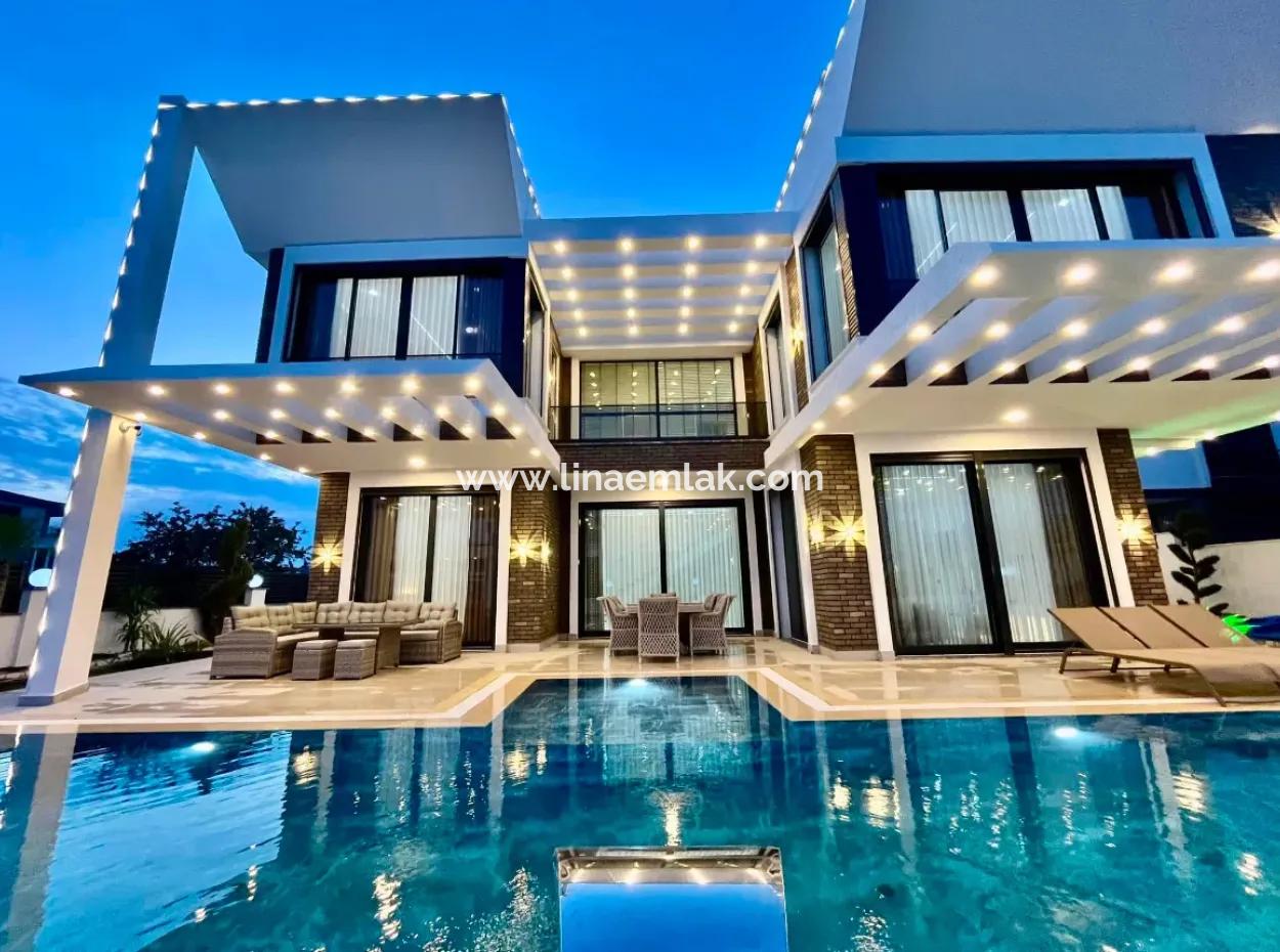 Didim Efeler Mh Satılık 5+1 Müstakil Havuzlu Özel Tasarım Lüx Villa