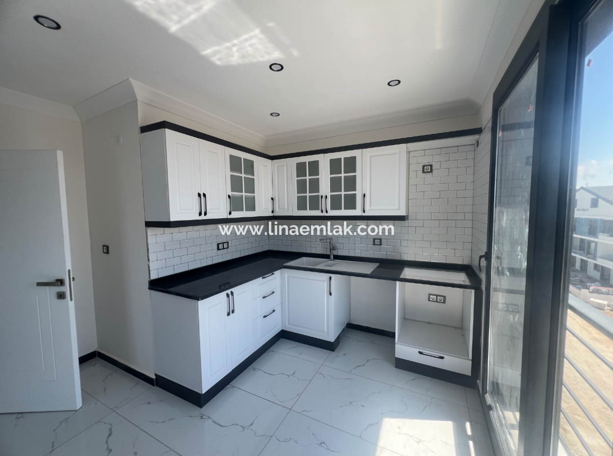 Didim Efeler Mh Satılık Ön Cephe 3+1 Açık Mutfak Asansörlü Sıfır Çatı Dublex