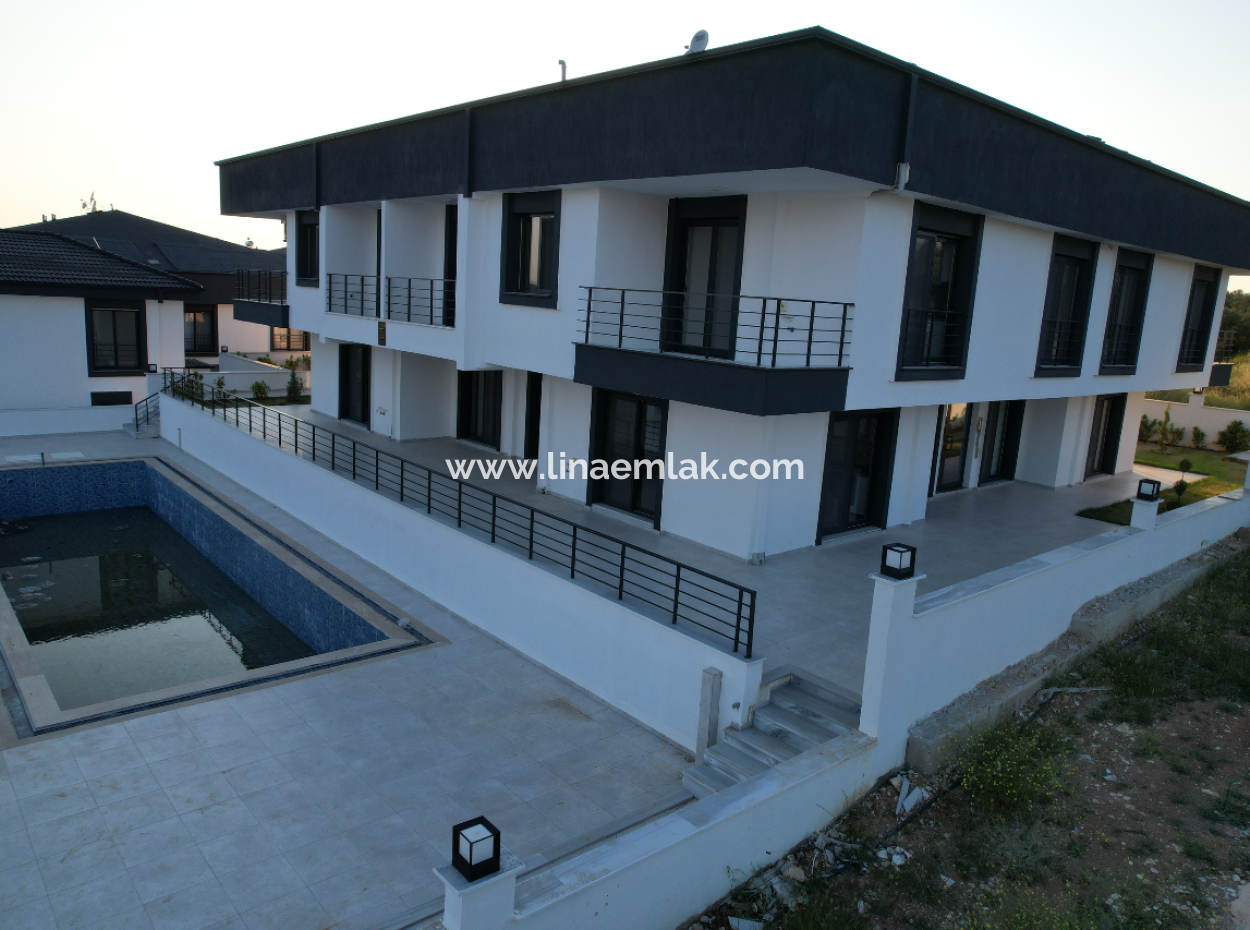 Didim Hisar Mh Satılık Denize Yakın 2+1 Açık Mutfak Havuzlu Eşyalı Sıfır Daire
