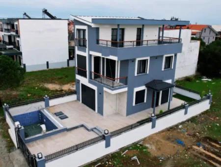 Didim Efeler Mh Satılık Havuzlu 4+1 Ayrı Mutfak Bahçeli Müstakil Sıfır Villa