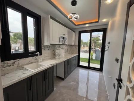 Didim Efeler Mh Satılık Havuzlu 4+1 Ayrı Mutfak Bahçeli Müstakil Sıfır Villa