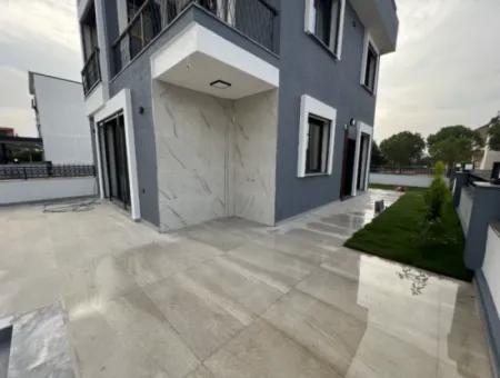 Didim Efeler Mh Satılık Havuzlu 4+1 Ayrı Mutfak Bahçeli Müstakil Sıfır Villa