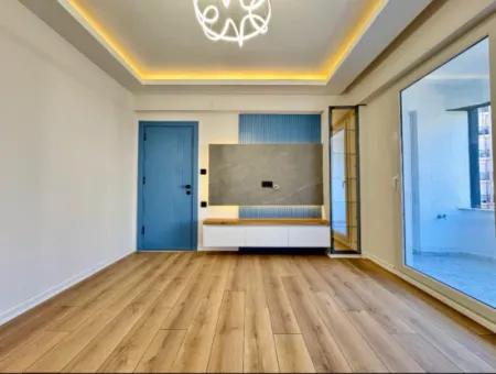Didim Altınkumda Satılık Denize 250M 2+1 Ayrı Mutfak Ön Ephe Daire