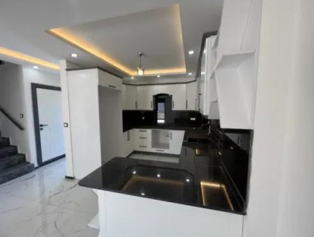 Didim Efeler Mh Satılık Müstakil Havuzlu 4+1 Açık Mutfak Bahçeli Sıfır Villa