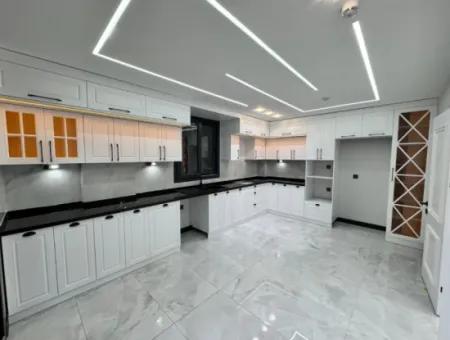 Didim Efeler Mh Satılık Havuzlu & Bahçeli 3+1 Ayrı Mutfak Sıfır Villa