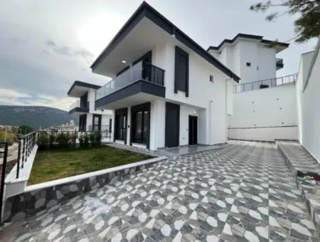 Didim Akbük Mh Satılık Deniz Manzaralı 4+1 Açık Mutfak Havuzlu Sıfır Villa