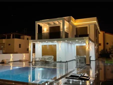 Didim Akbük Mh Satılık Denize Çok Yakın 4+1 Ayrı Mutfak Havuzlu Sıfır Villa
