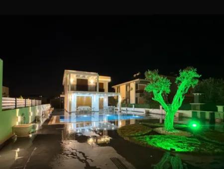 Didim Akbük Mh Satılık Denize Çok Yakın 4+1 Ayrı Mutfak Havuzlu Sıfır Villa