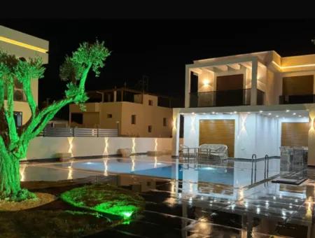 Didim Akbük Mh Satılık Denize Çok Yakın 4+1 Ayrı Mutfak Havuzlu Sıfır Villa