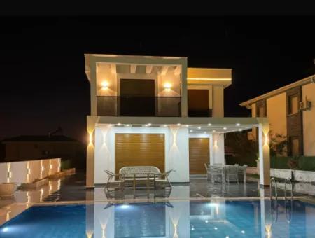 Didim Akbük Mh Satılık Denize Çok Yakın 4+1 Ayrı Mutfak Havuzlu Sıfır Villa