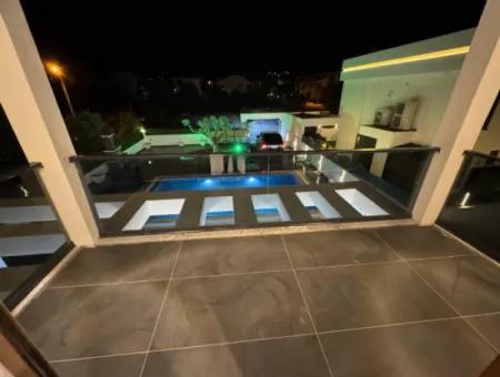 Didim Akbük Mh Satılık Denize Çok Yakın 4+1 Ayrı Mutfak Havuzlu Sıfır Villa