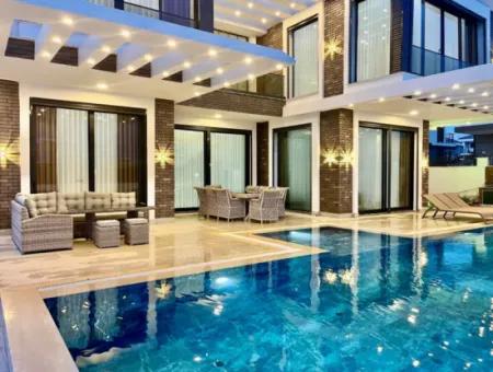 Didim Efeler Mh Satılık 5+1 Müstakil Havuzlu Özel Tasarım Lüx Villa