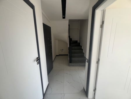 Didim Efeler Mh Satılık Ön Cephe 3+1 Açık Mutfak Asansörlü Sıfır Çatı Dublex